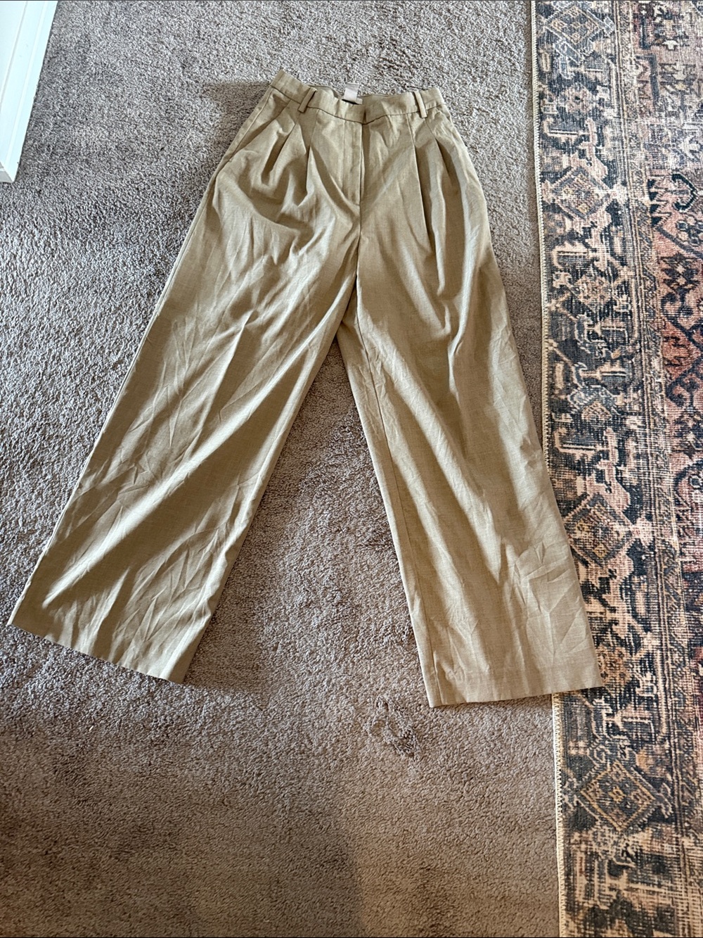 Women’s Pleated Casual Trousers in Khaki